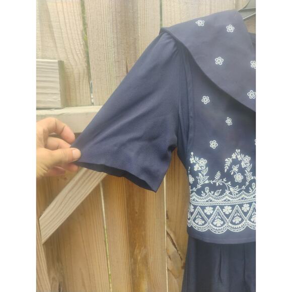 Vintage Navy Blue Maxi Dress Sailor Collar Floral Embroidered Cottagecore Sz 10 - Picture 10 of 11